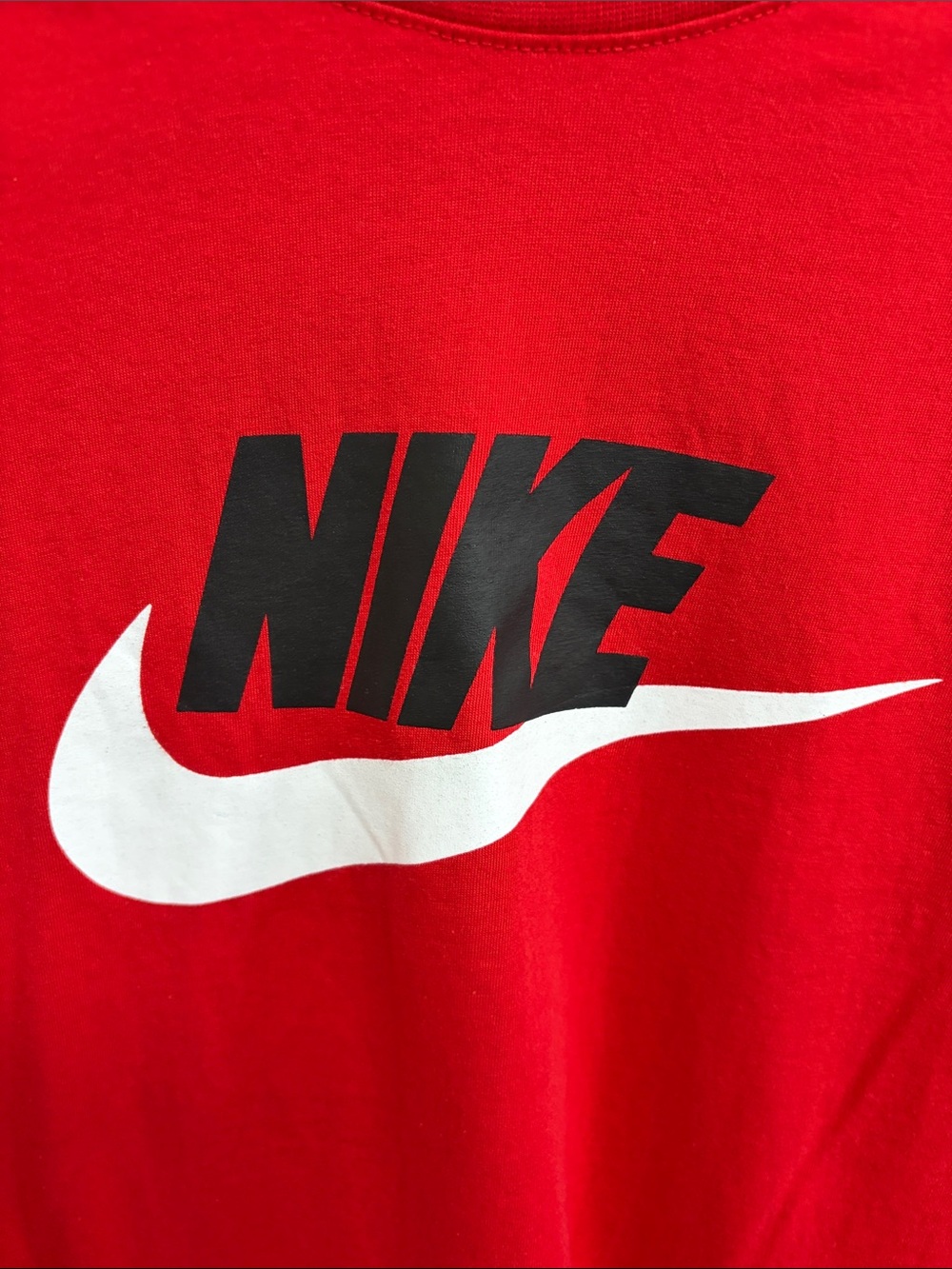 Nike Men’s Red T-Shirt with Black Logo and White Swoosh!! EUC ❤️